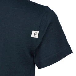 Namuk PLUTO MERINO POCKET T-SHIRT Kinder T-Shirt TRUE NAVY / NORTHERN LIGHTS -Outdoor-Sportgeschäft 5638078581 c pluto merino pocket tshirt namuk 24