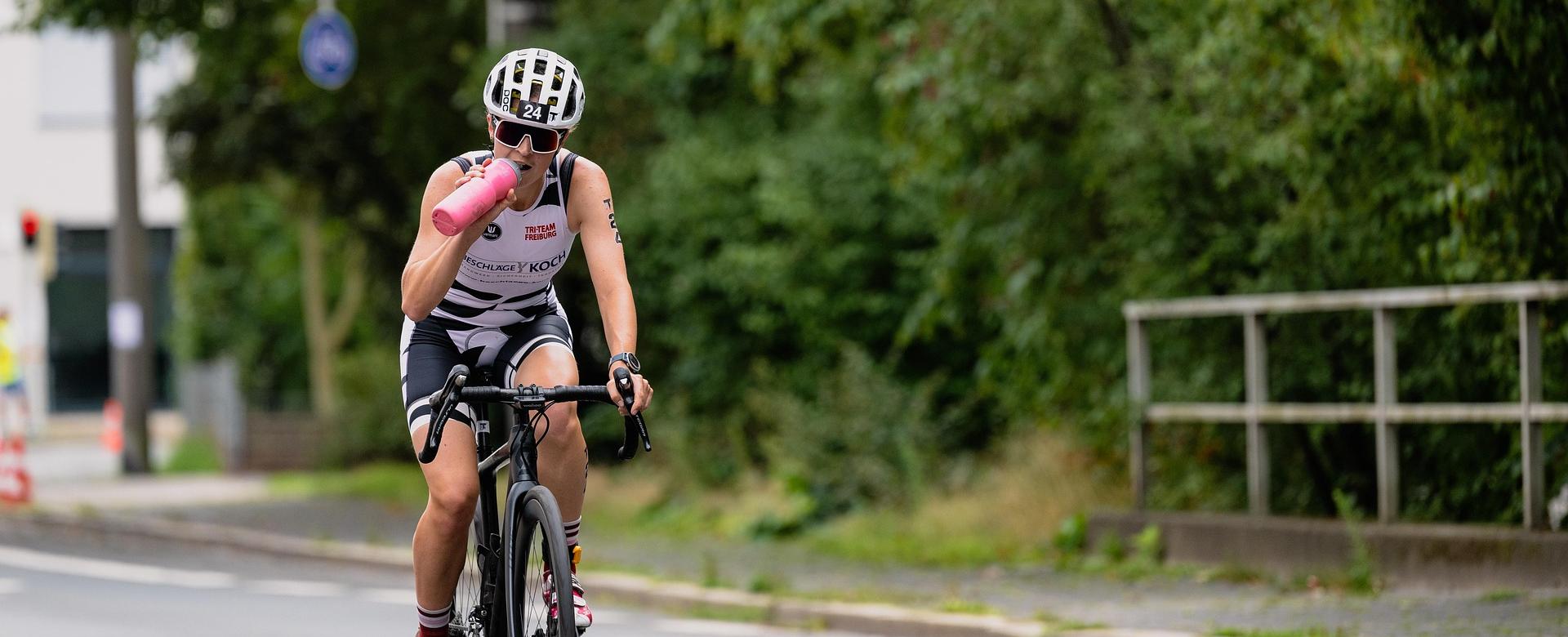 Outdoor-Sportgeschäft -Outdoor-Sportgeschäft cycling 8215973 1920